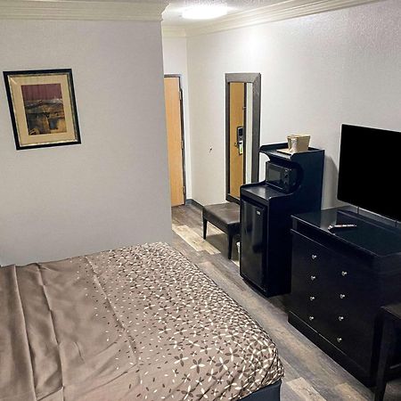 Rodeway Inn Stephenville Room photo
