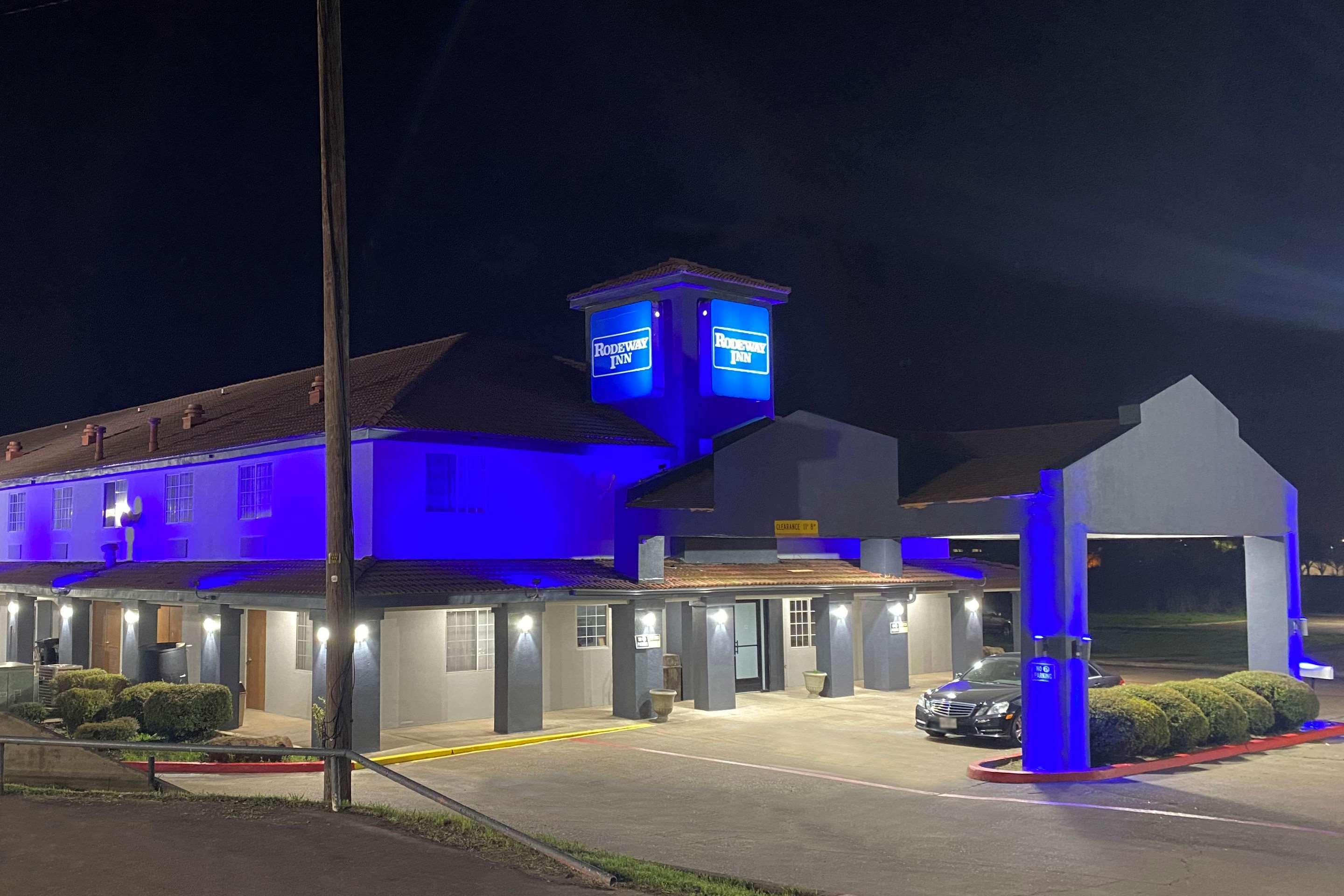Rodeway Inn Stephenville Exterior photo