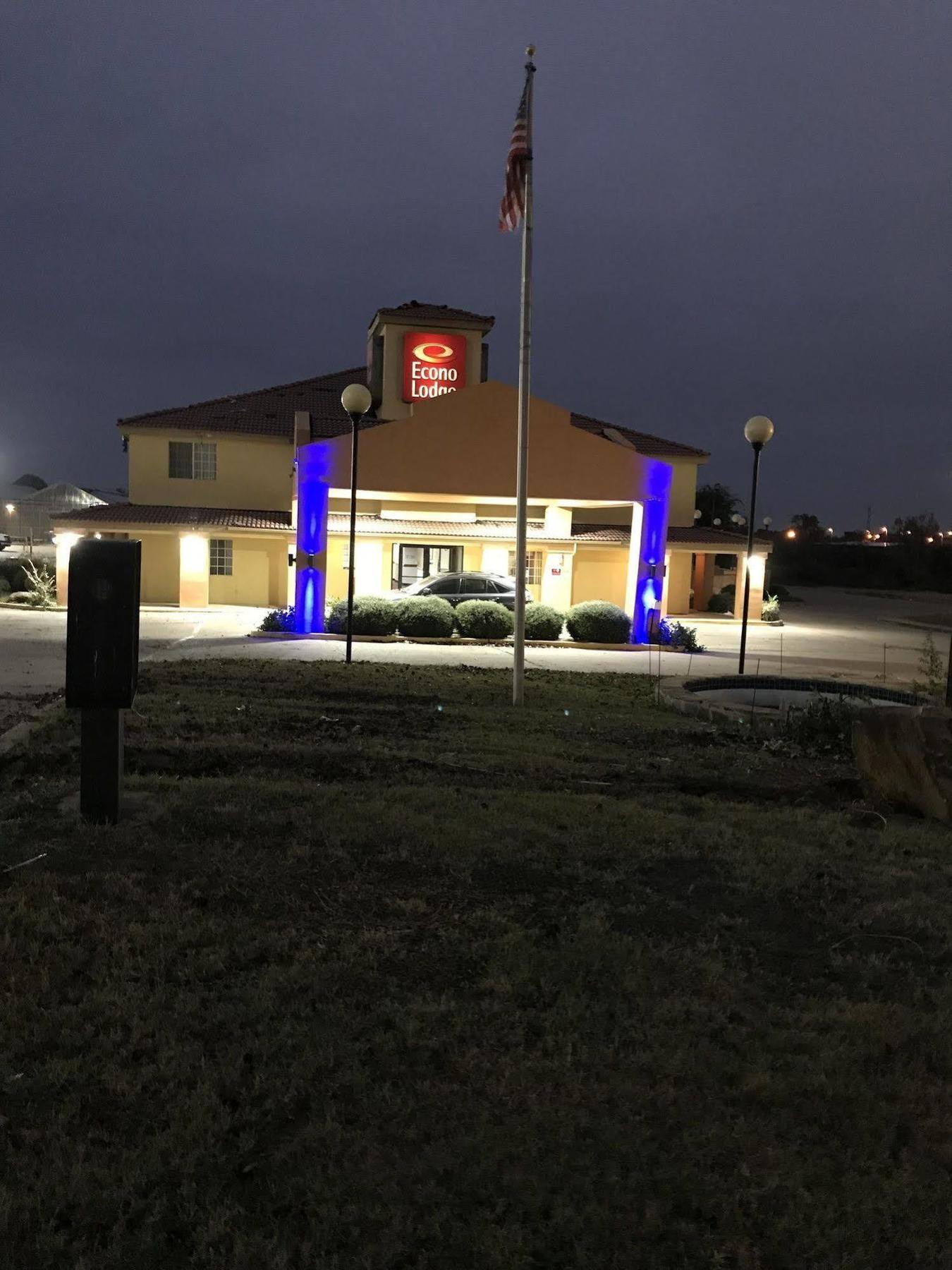 Rodeway Inn Stephenville Exterior photo